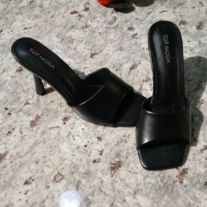 TOP Moda Women's Sleek Black Heels
